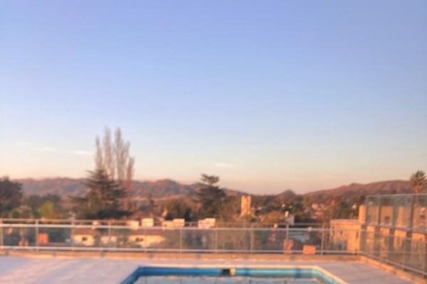 HERMOSO DEPARTAMENTO CON PILETA A METROS DEL LAGO