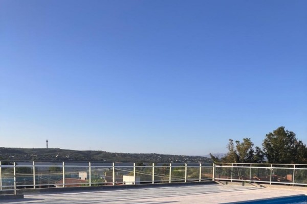 HERMOSO DEPARTAMENTO CON PILETA A METROS DEL LAGO