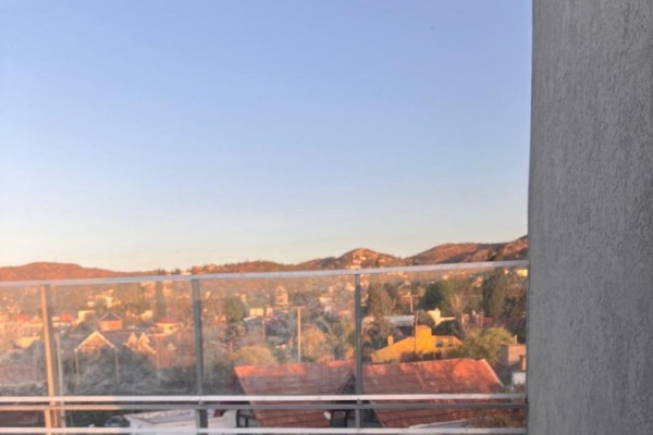 HERMOSO DEPARTAMENTO CON PILETA A METROS DEL LAGO