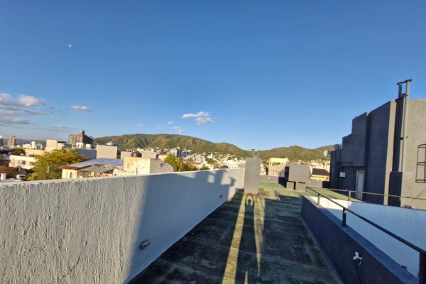 DEPARTAMENTO CENTRICO - UN DORMITORIO CON BALCON-PISCINA-COCHERA
