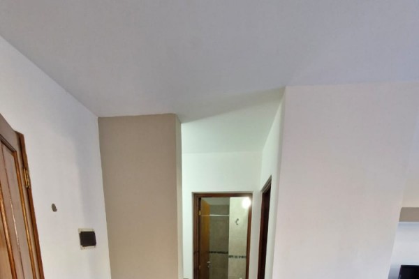 DEPARTAMENTO CENTRICO - UN DORMITORIO CON BALCON-PISCINA-COCHERA