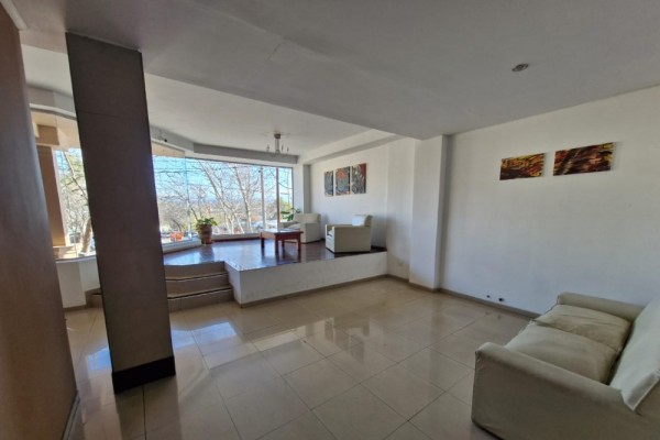 Departamento 2 dormitorios en villa Carlos paz con pileta y cochera