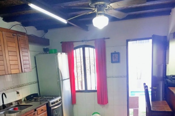 Casa Centrica Para 10 Con Pileta.parrilla.wifi