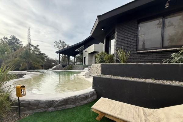 CASA IMPONENTE HASTA 6 PERSONAS