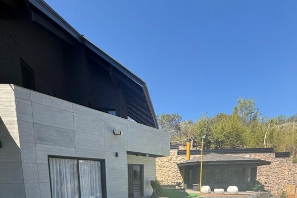 CASA IMPONENTE HASTA 6 PERSONAS