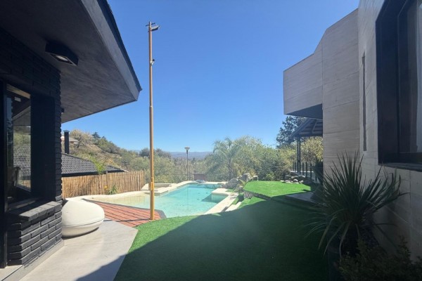 CASA IMPONENTE HASTA 6 PERSONAS
