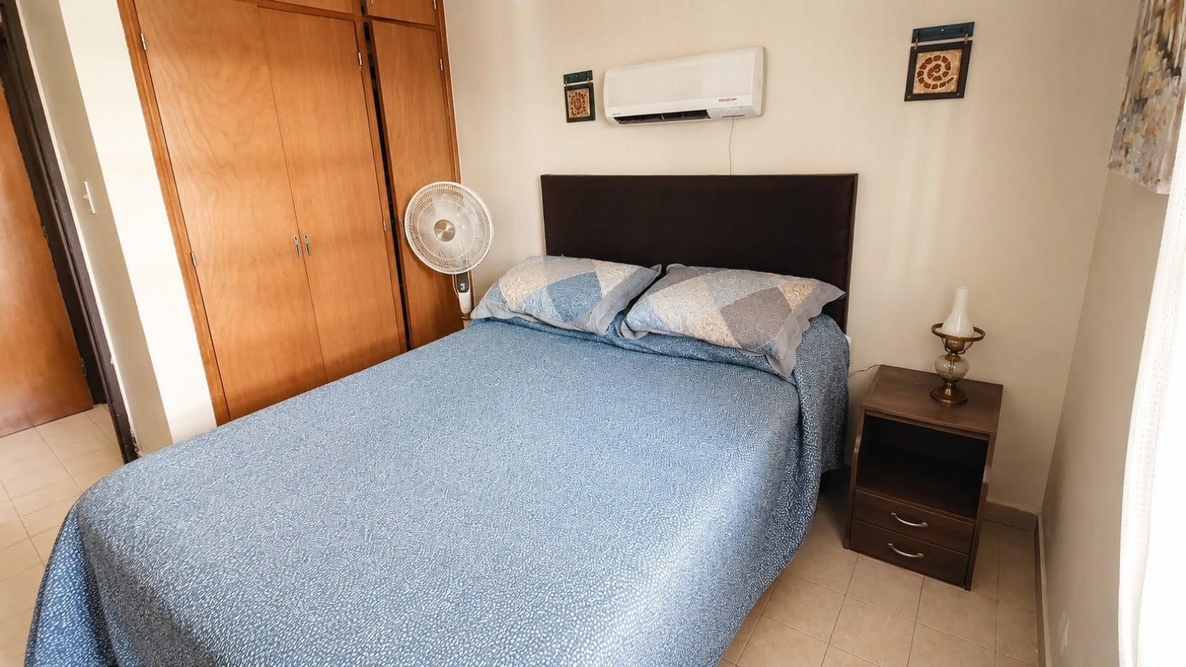 CASA PARA 12 PERSONAS - 5 DORMITORIOS - PILETA CERRADA - QUINCHO - CENTRICA