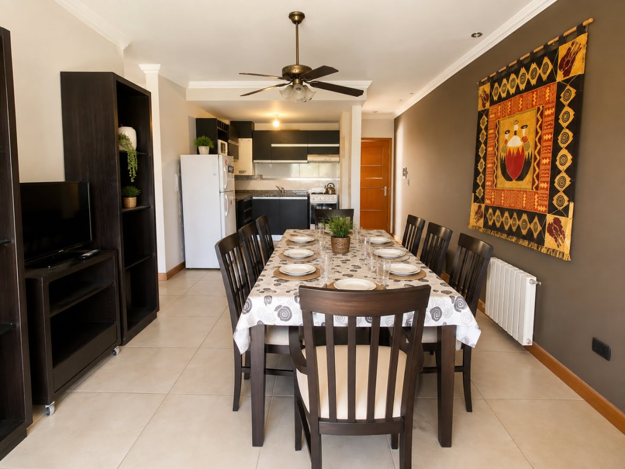 DEPTO 6 PERS - PILETA CLIMATIZADA - CENTRICO - COCHERA - VISTA AL LAGO - QUINCHO 
