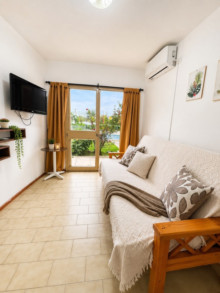 DEPARTAMENTO PARA 5 PERSONAS - PILETA-COCHERA-QUINCHO-PARQUE FRENTE AL LAGO