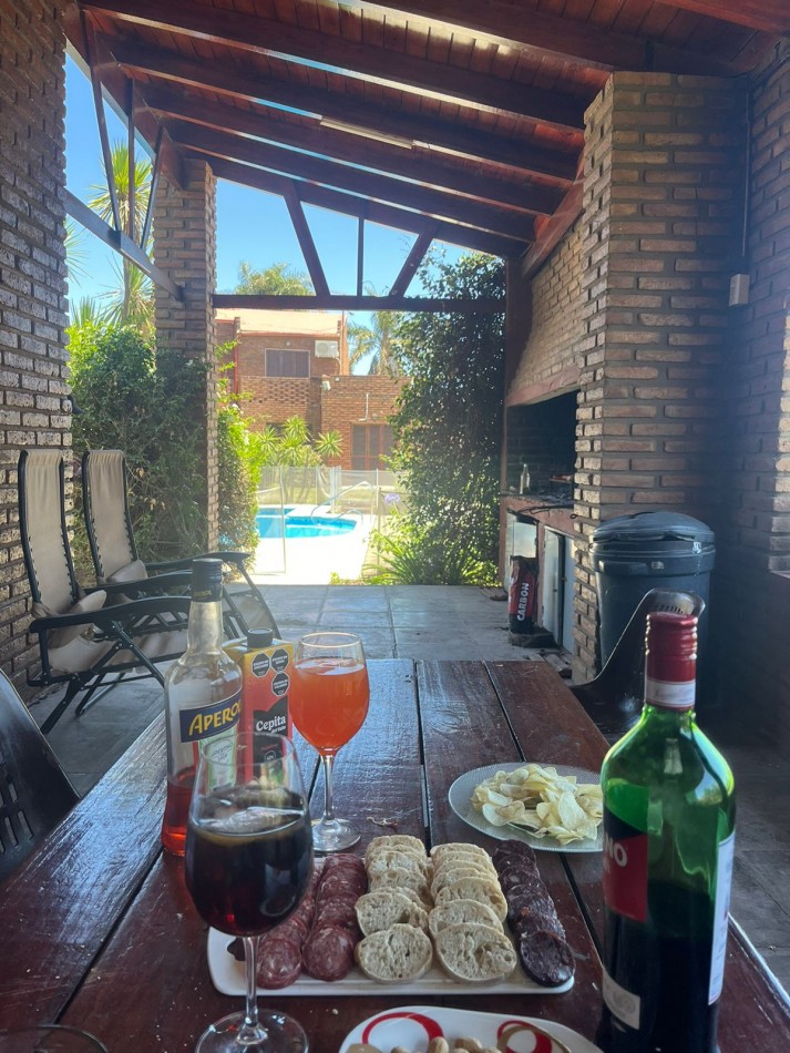 DEPARTAMENTO PARA 5 PERSONAS - PILETA-COCHERA-QUINCHO-PARQUE FRENTE AL LAGO