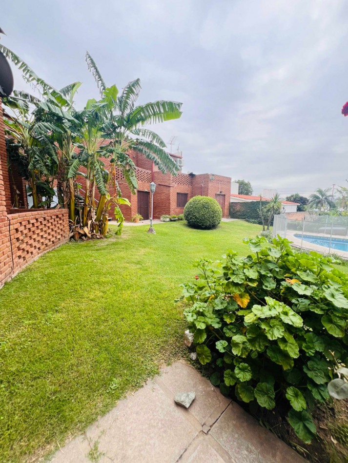 DEPARTAMENTO PARA 5 PERSONAS - PILETA-COCHERA-QUINCHO-PARQUE FRENTE AL LAGO