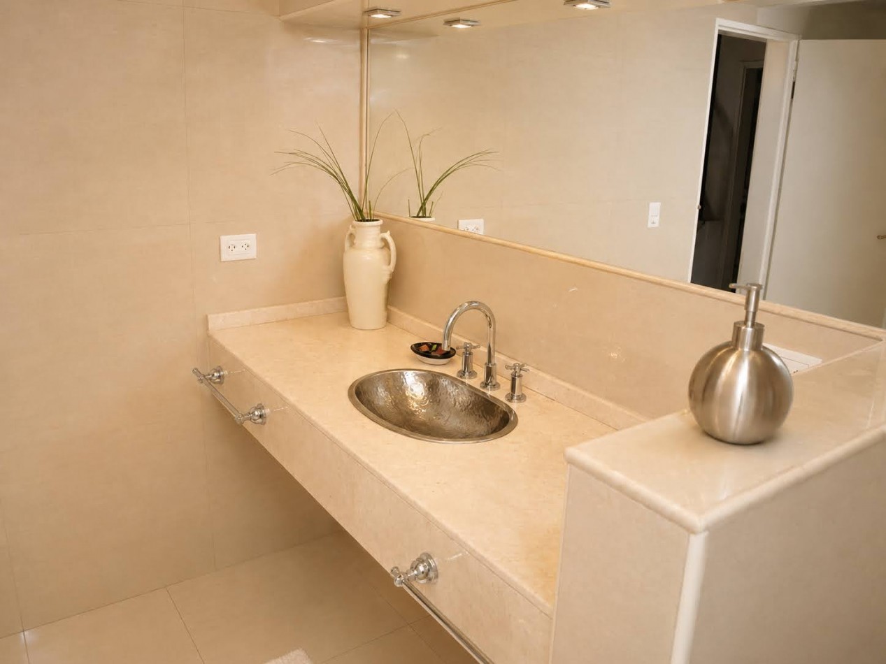 CASA PARA 8 PERSONAS CENTRICA - PILETA - GALERIA - PARRILLA - EQUIPAMIENTO FULL