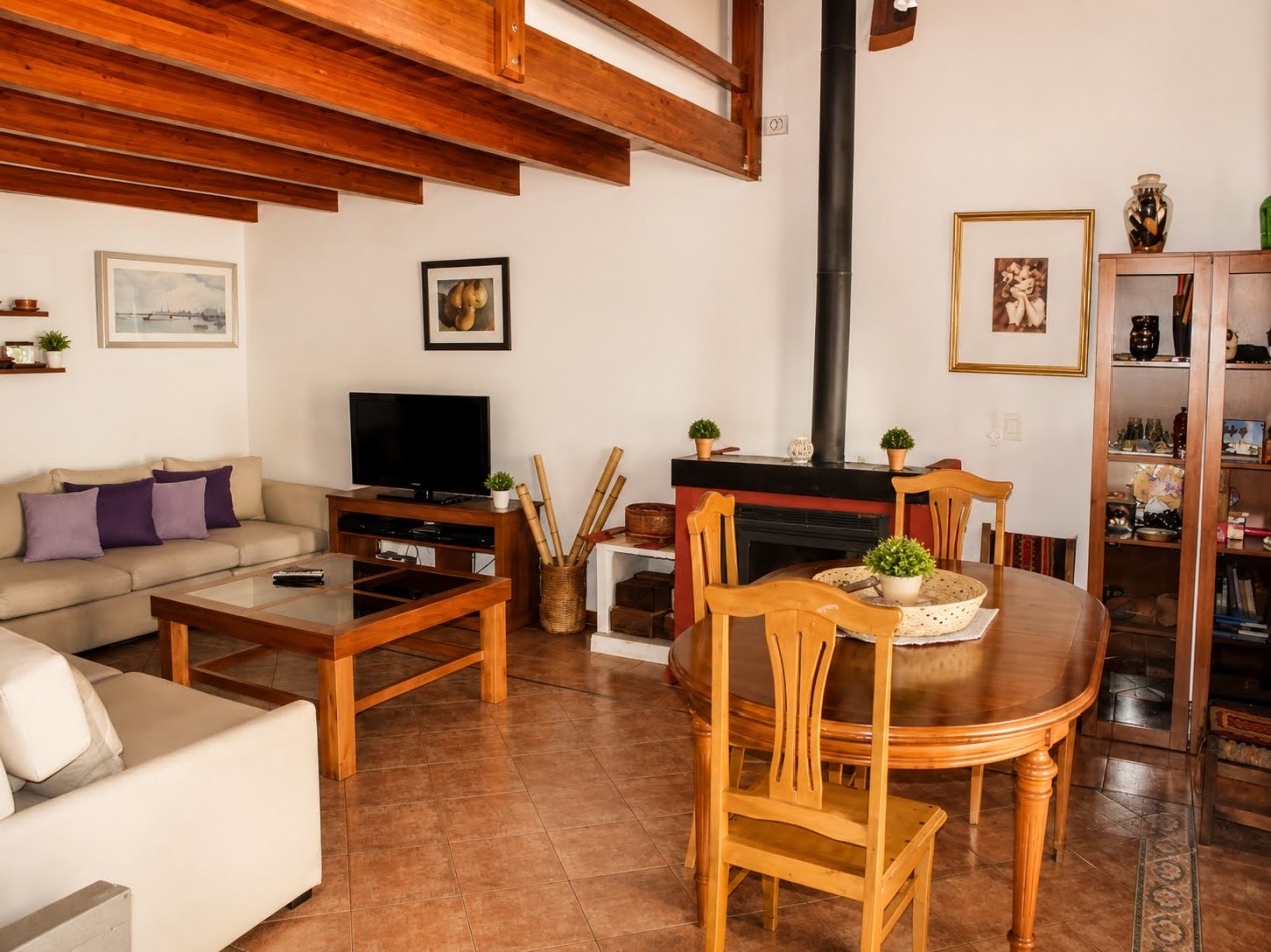 CASA PARA 8 PERSONAS CENTRICA - PILETA - GALERIA - PARRILLA - EQUIPAMIENTO FULL