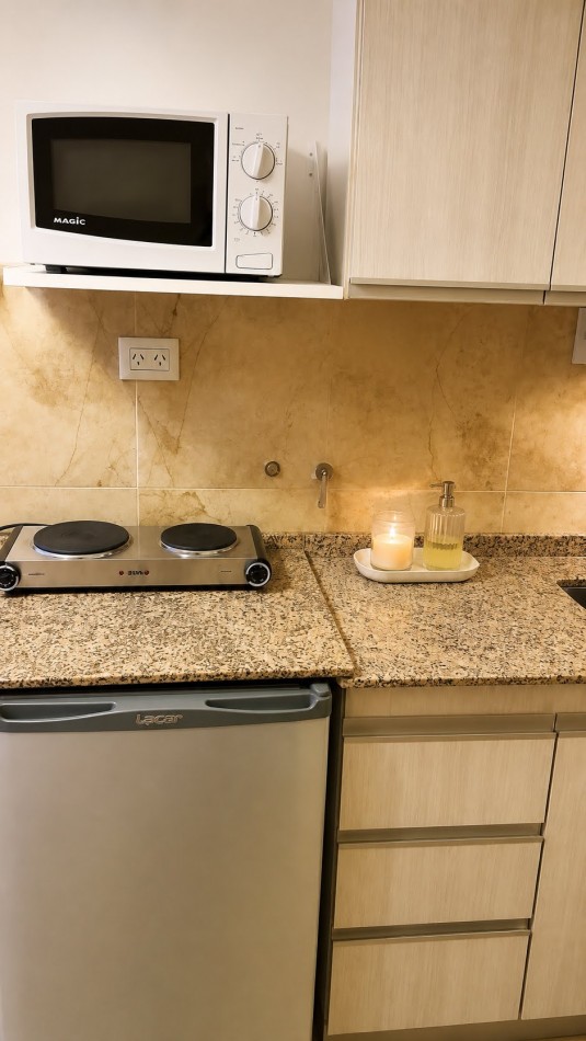 DEPARTAMENTO MONOAMBIENTE PARA 2 PERSONAS FRENTE AL LAGO, CON COCHERA