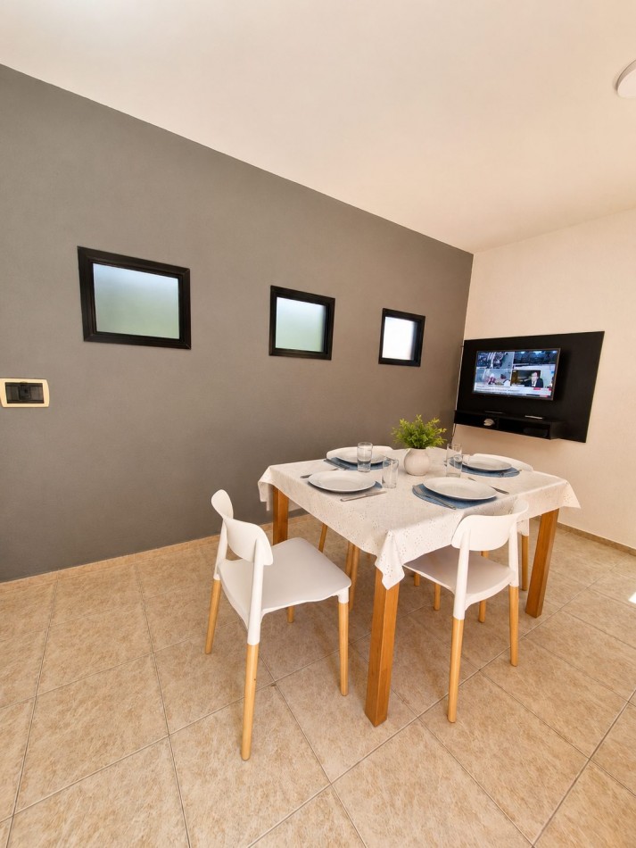DUPLEX PARA 4 PERSONAS CON COCHERA A METROS DEL RIO