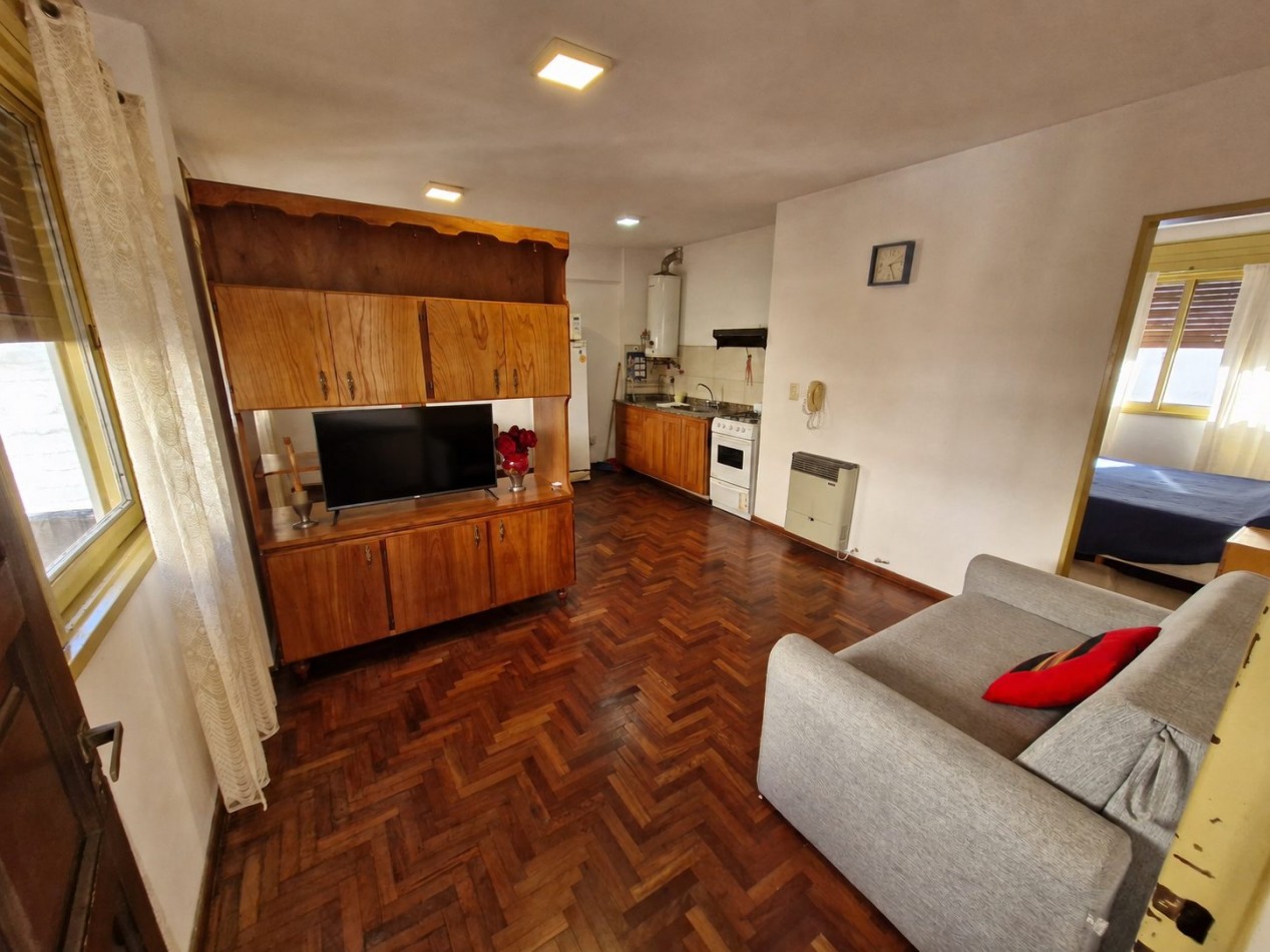 DEPARTAMENTO EN PLENO CENTRO PARA 3 PERSONAS