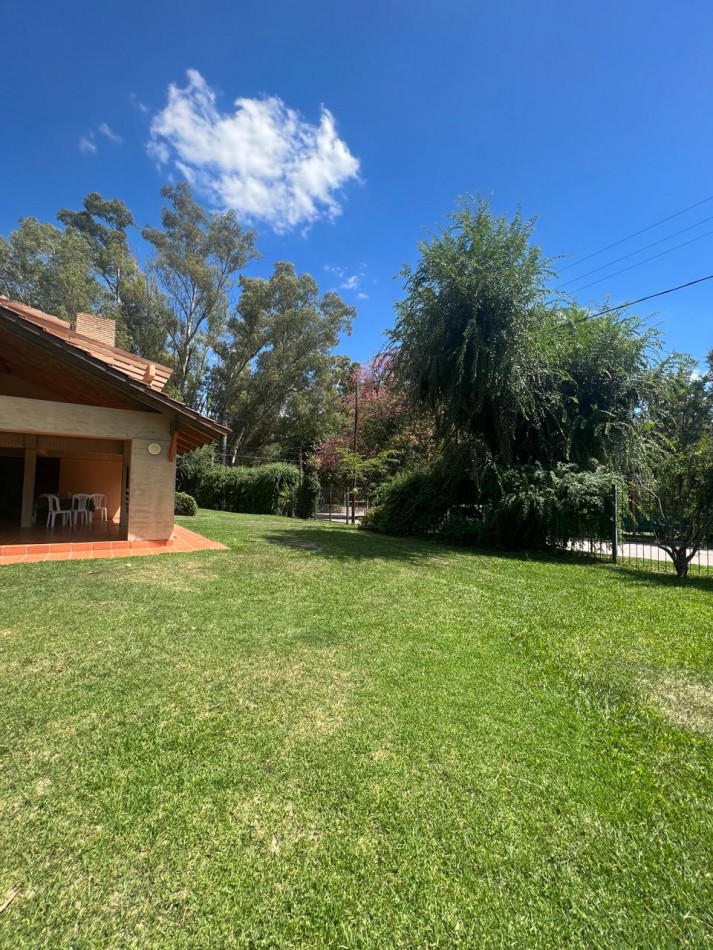 CASA PARA 11 PERSONAS PILETA PARQUE QUINCHO