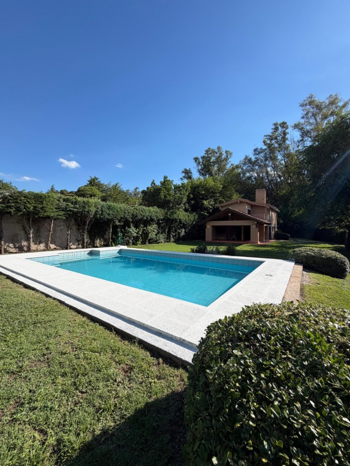 CASA PARA 11 PERSONAS PILETA PARQUE QUINCHO