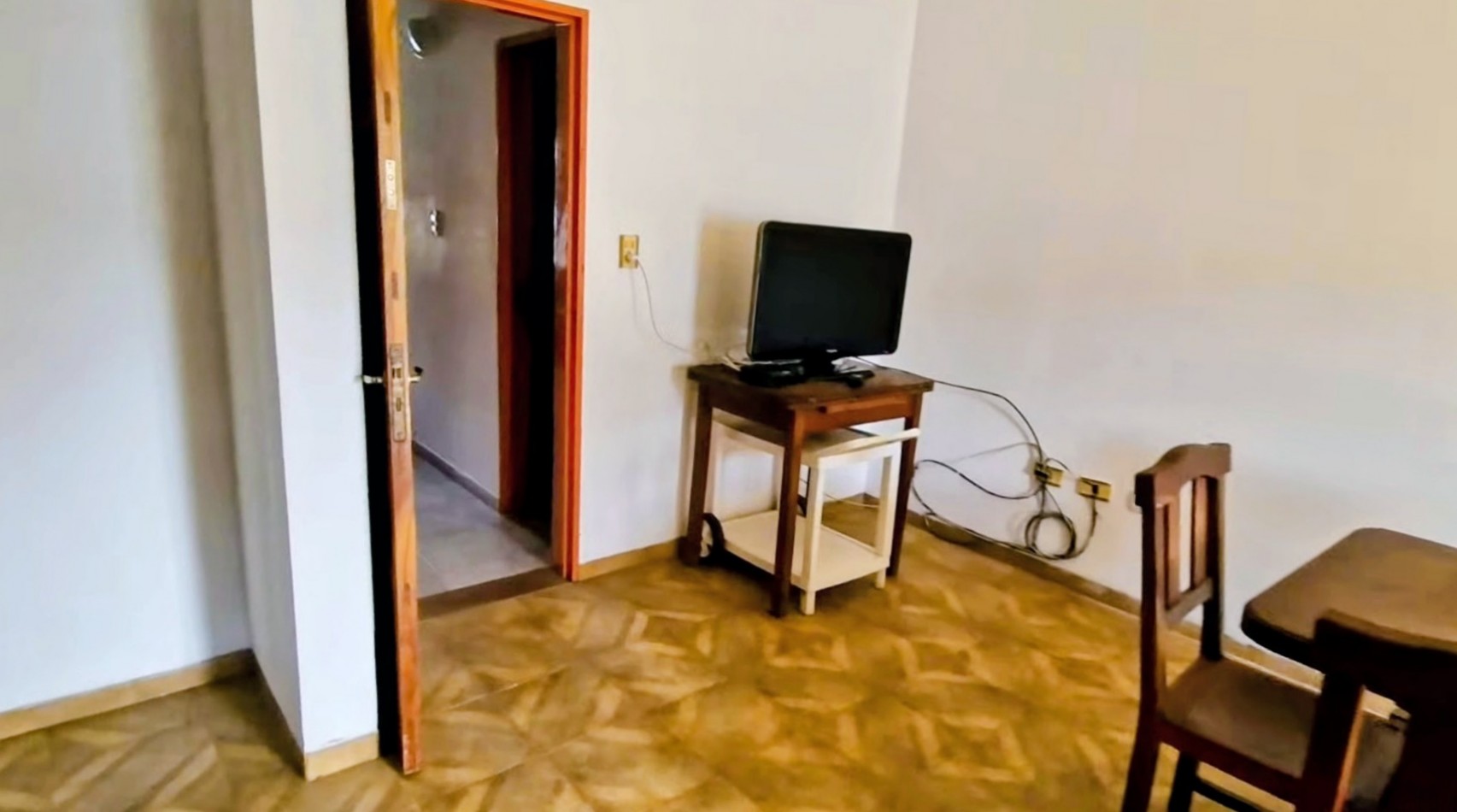 CASA PARA 8 PERSONAS CON PARQUE-QUINCHO-PILETA