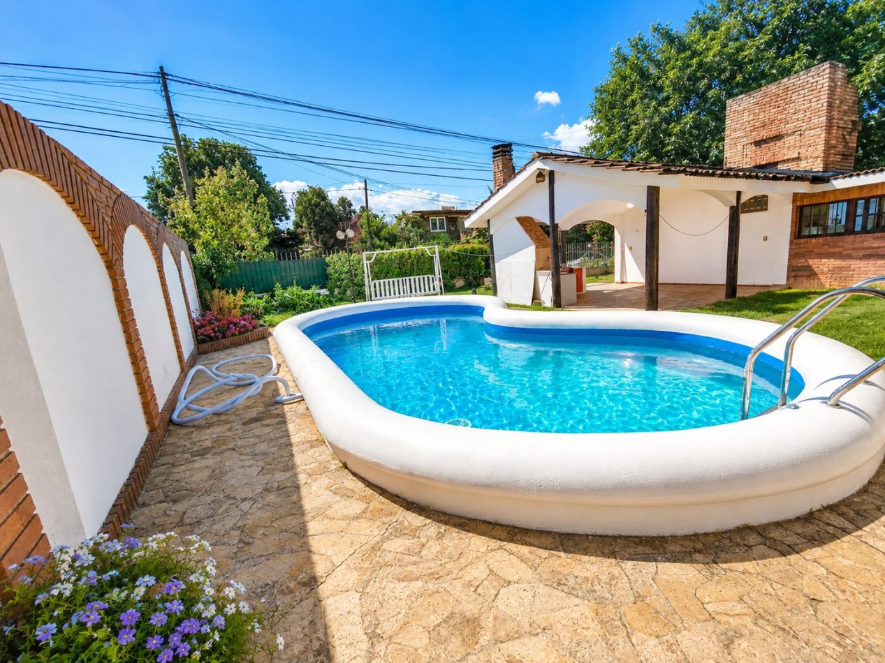 CASA PARA 8 PERSONAS CON PARQUE-QUINCHO-PILETA