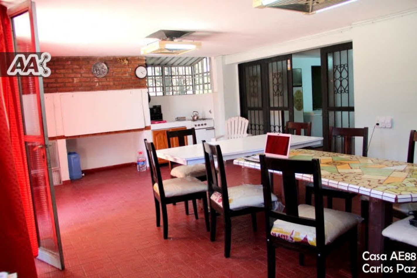 CASA PARA 11 PERSONAS CON PARQUE, PILETA Y QUINCHO