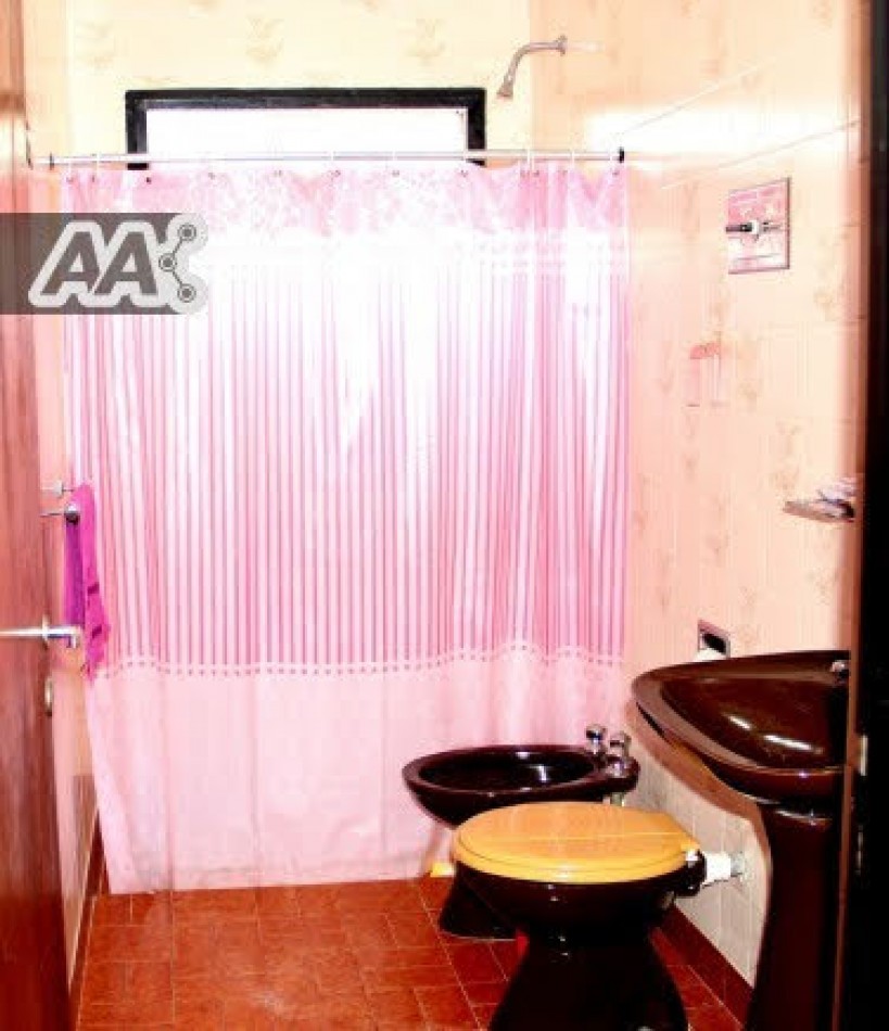 CASA PARA 11 PERSONAS CON PARQUE, PILETA Y QUINCHO