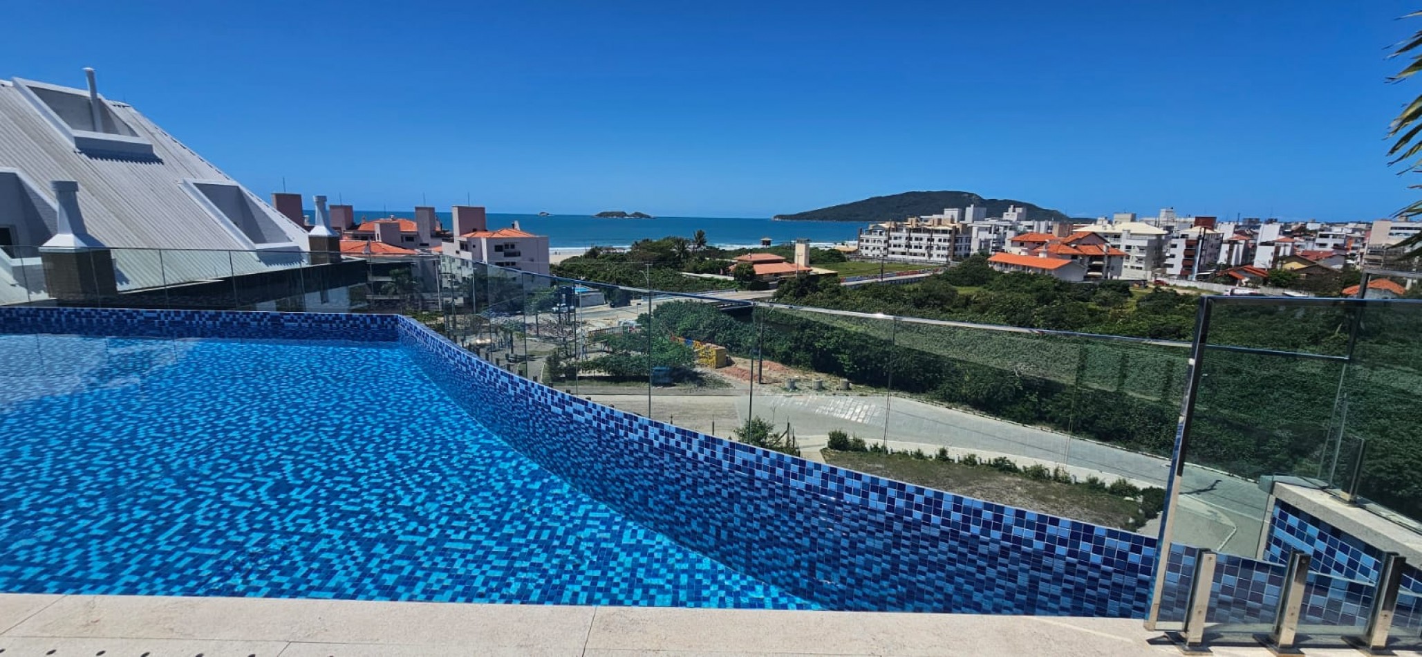 CONDOMINIO FRENTE AL MAR - PISCINA - GIMNASIO - S.U.M.