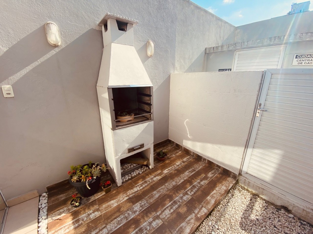 DEPARTAMENTO PARA 4 A 350 METROS DEL MAR CON PATIO - BOMBAS