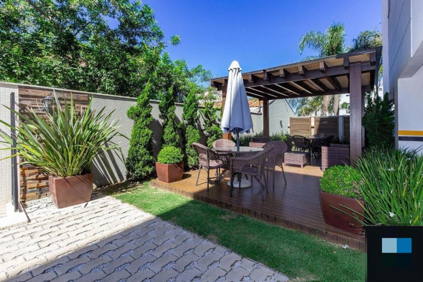DEPARTAMENTOS EN CONDOMINIO CON PISCINA - A 300 METROS DEL MAR - BOMBAS 