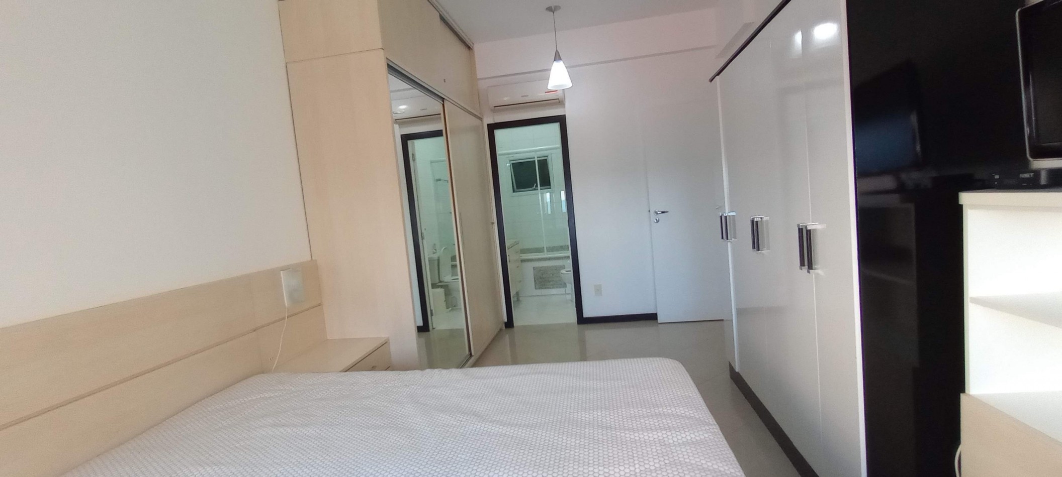 DEPARTAMENTOS PARA 6 A METROS DEL MAR CON BALCON Y COCHERA