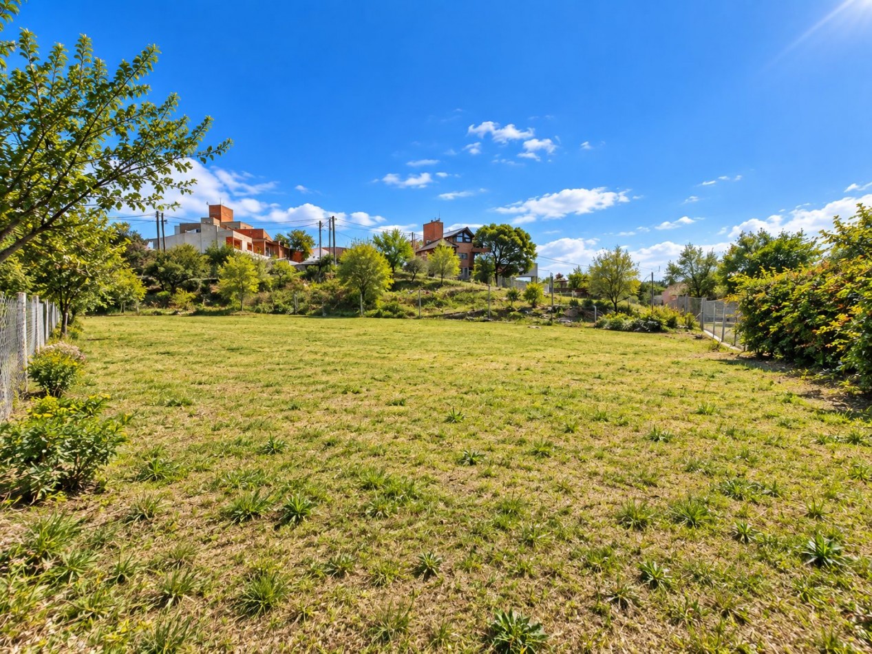 LOTE PLANO 1114 METROS EN ESQUINA - BARRIO CERRADO LOMAS DEL REY