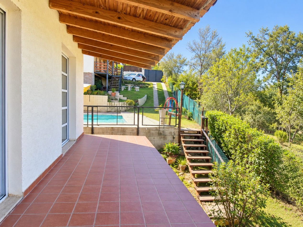 2 CASAS EN VENTA EN MISMO TERRENIO CON PILETA, QUINCHO, COCHERA, GALERIA! 