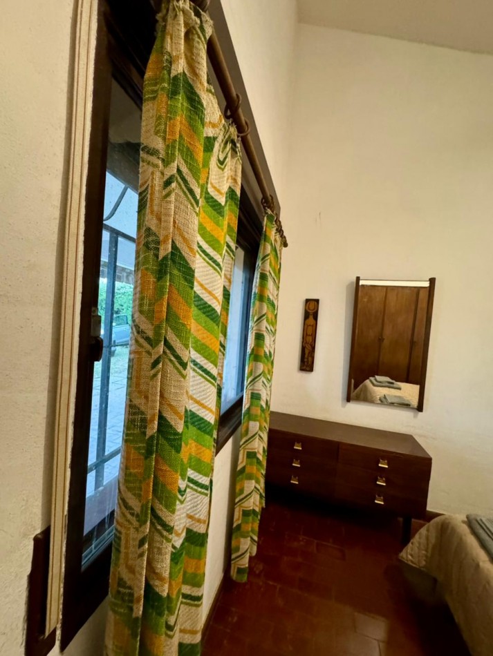 CHALET CON GRAN PARQUE - PISCINA Y HERMOSA VISTA AL LAGO 