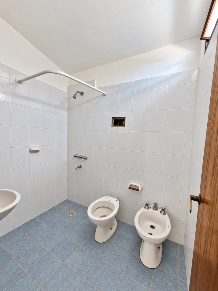 CASA 2 DORMITORIOS - QUINCHO - PILETA EN Bo LA QUINTA