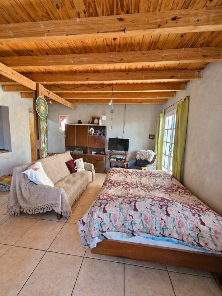 2 CASAS EN VENTA EN MISMO TERRENIO CON PILETA, QUINCHO, COCHERA, GALERIA! 