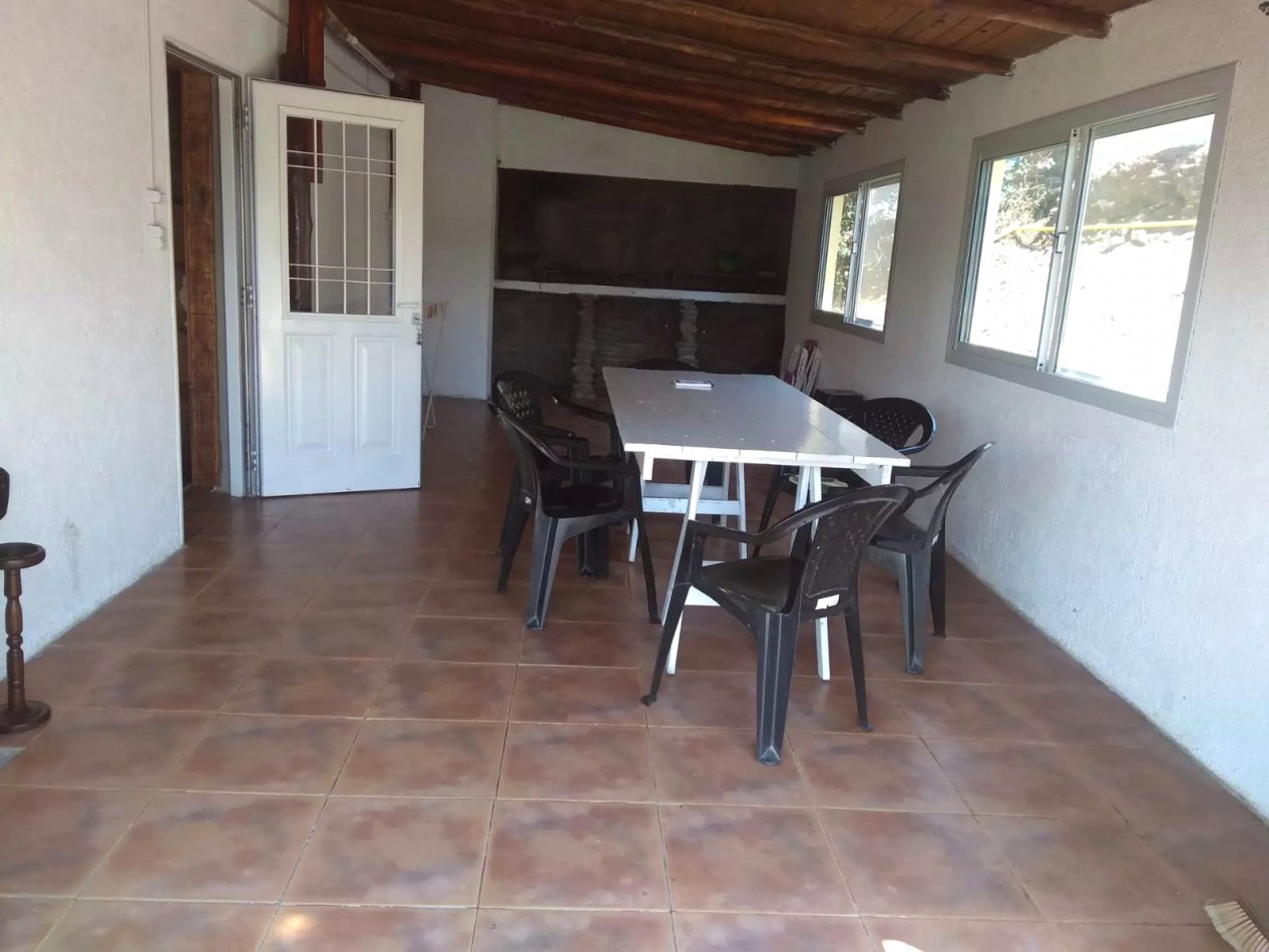 2 CASAS EN VENTA EN MISMO TERRENIO CON PILETA, QUINCHO, COCHERA, GALERIA! 