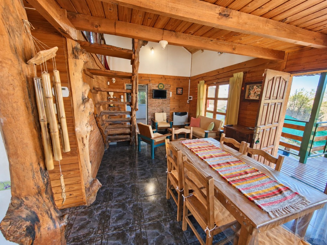 2 CASAS EN VENTA EN MISMO TERRENIO CON PILETA, QUINCHO, COCHERA, GALERIA! 