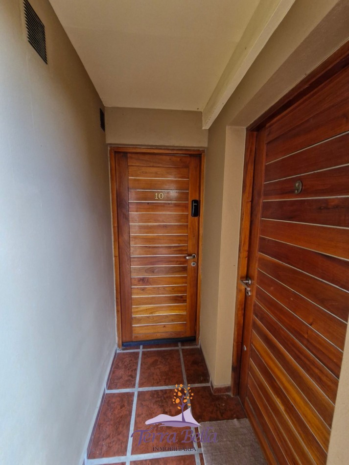 DEPARTAMENTO PARA 4 PERSONAS CON PILETA, QUINCHO, COCHERA, A METROS DEL LAGO