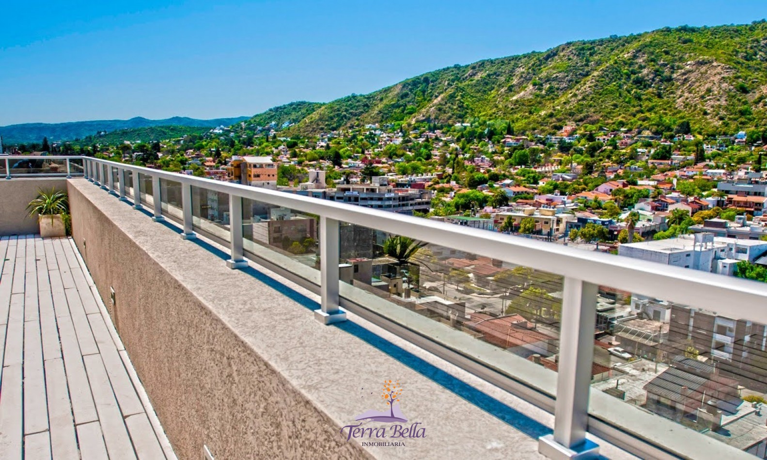DEPARTAMENTO PARA 4 PERSONAS - CENTRICO-PILETA-TERRAZA-COCHERA-GIM-JUEGOS