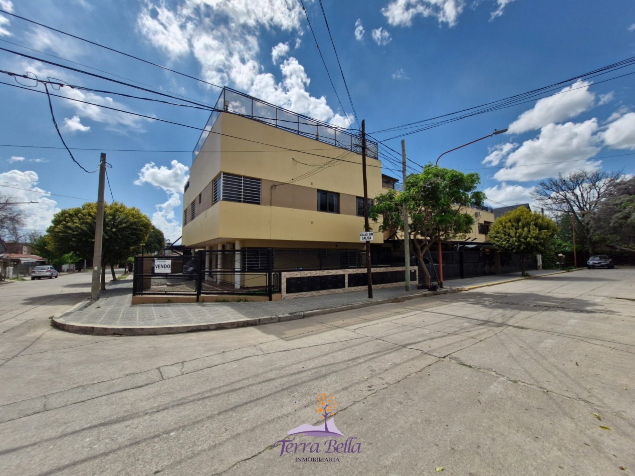 DEPARTAMENTO PARA 4 PERSONAS CON PILETA, QUINCHO, COCHERA, A METROS DEL LAGO