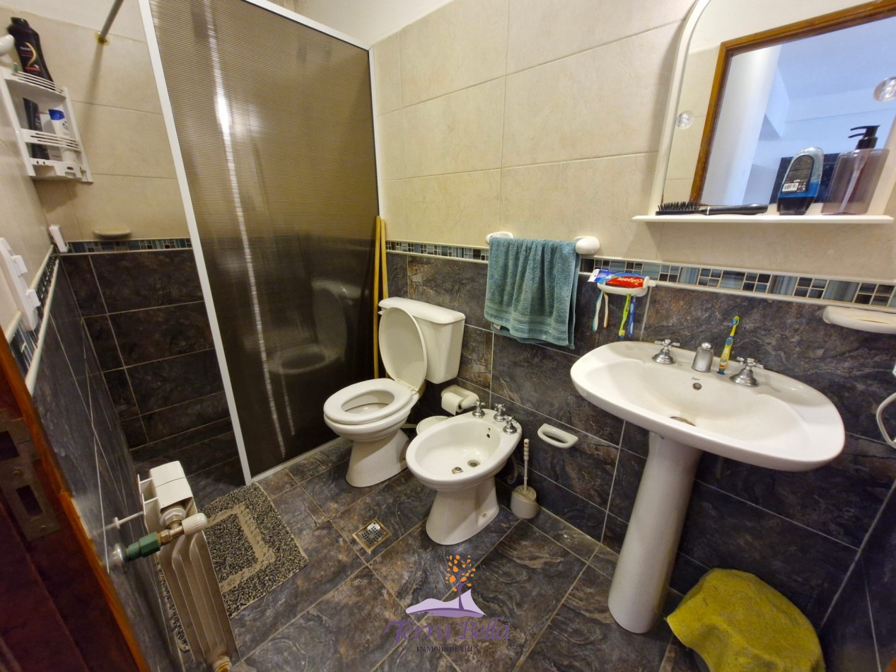 DEPARTAMENTO PARA 4 PERSONAS CON PILETA, QUINCHO, COCHERA, A METROS DEL LAGO