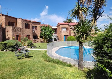 DEPARTAMENTO PARA 5 PERSONAS - PILETA-COCHERA-QUINCHO-PARQUE FRENTE AL LAGO